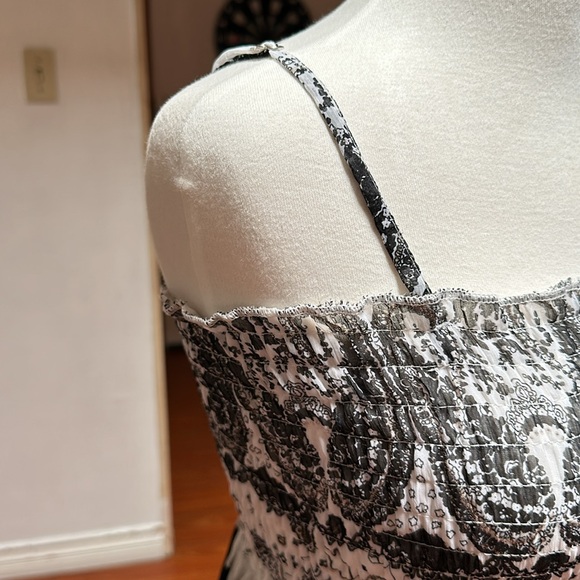 $10 Patterned Dress - Picture 3 of 5